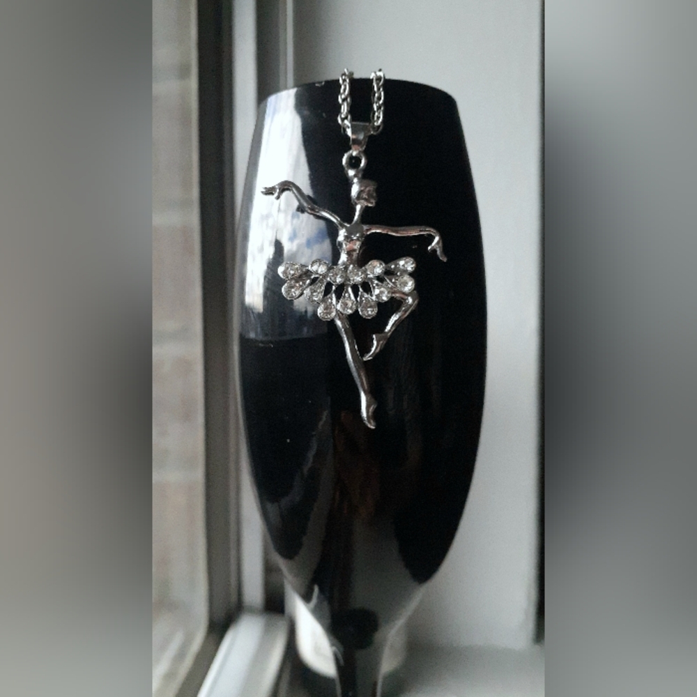 3/$20! Ballerina diamond pendant necklace - Picture 12 of 12